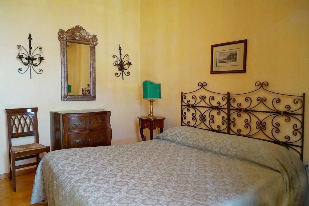 נאפולי Bed And Breakfast Riviera Di Chiaia Turrisi חדר תמונה